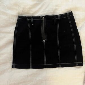 Carmar LF black and white mini skirt, sz 26